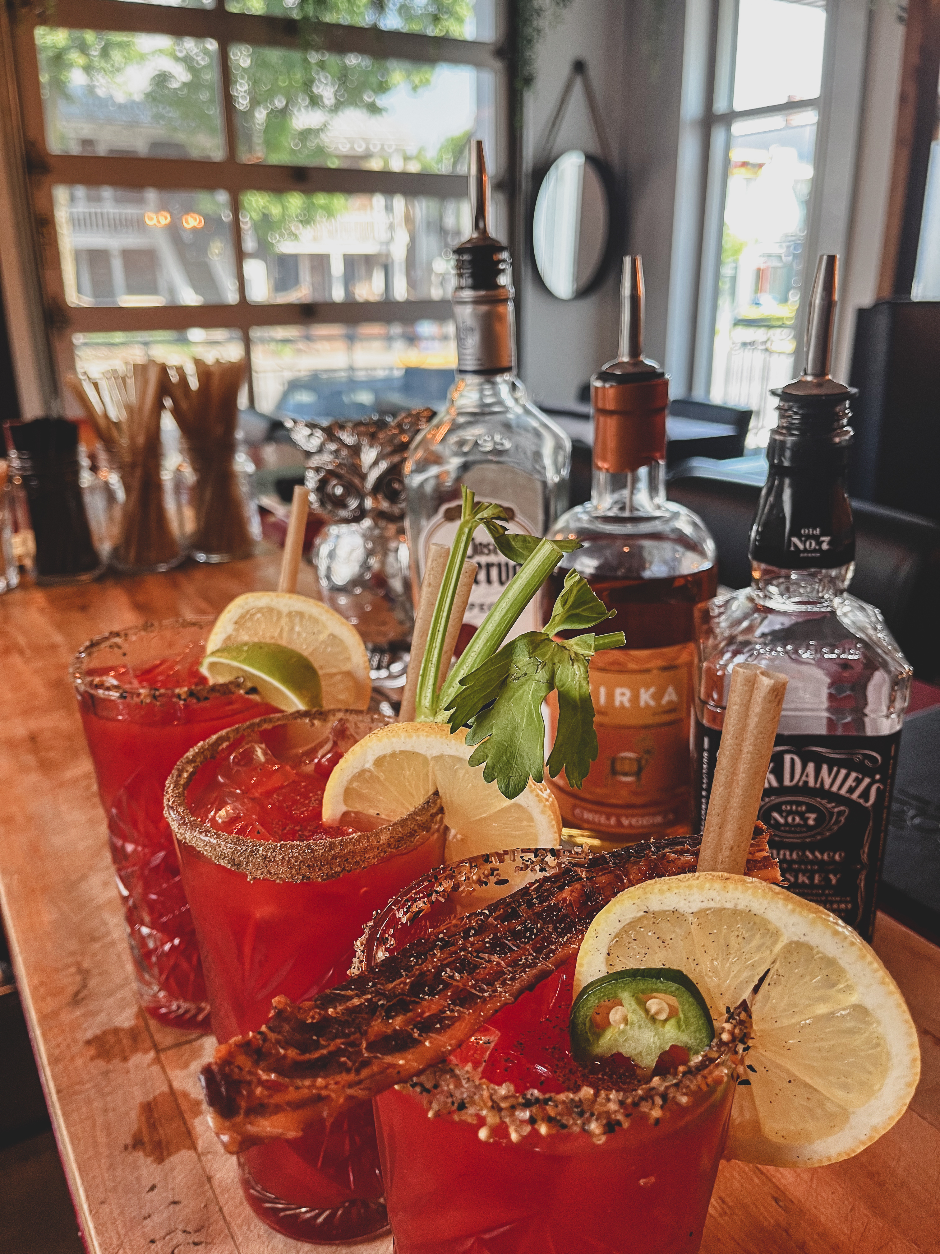Cocktails et poutines TABOO Cuisine Rebelle